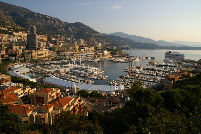 Der Hafen von Monte Carlo ...